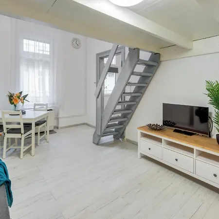 Dancilak * Budapesta